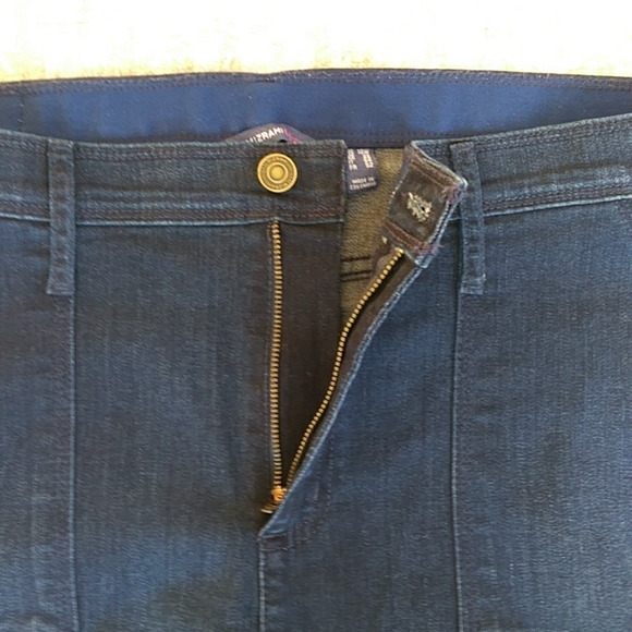 Isaac Mizrahi Live Distressed Cargo Jeans 18W Dk Indigo - Picture 8 of 16